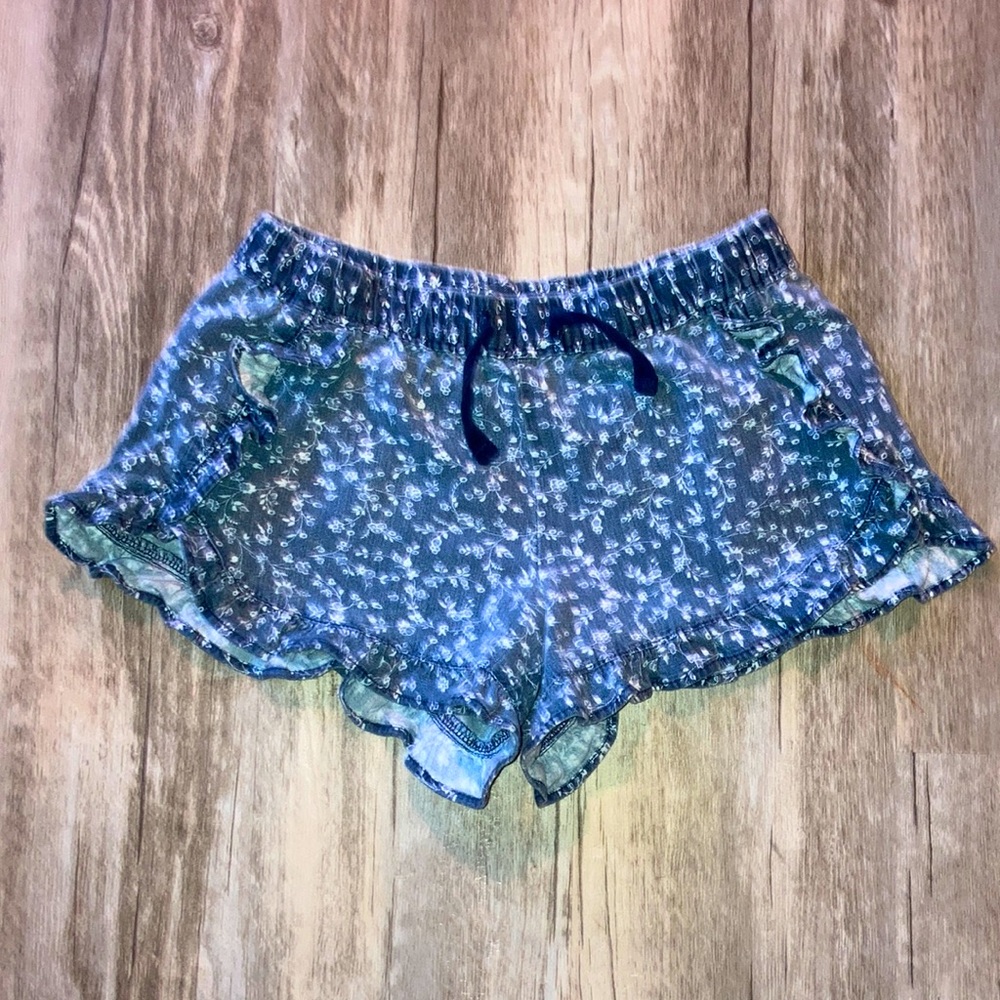 GAP ruffle shorts